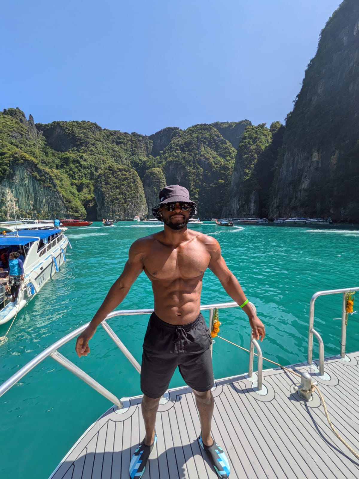 Farai Fitness coach outdoors on the water